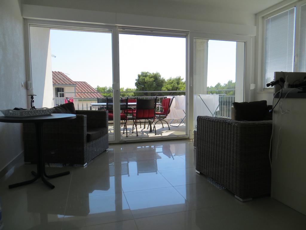 Apartments Lucija Brela Exterior photo