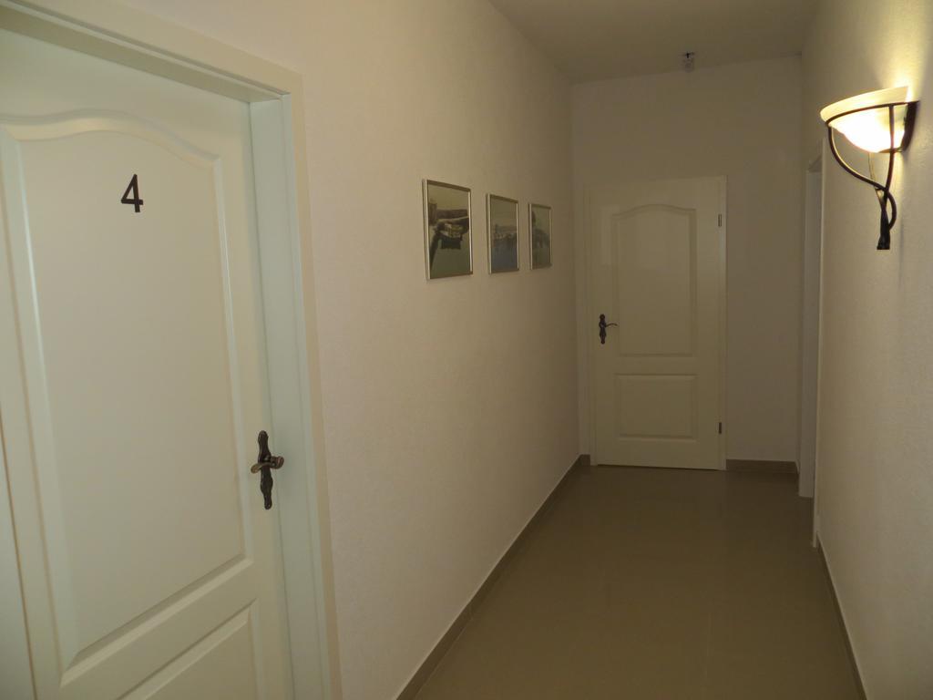 Apartments Lucija Brela Exterior photo